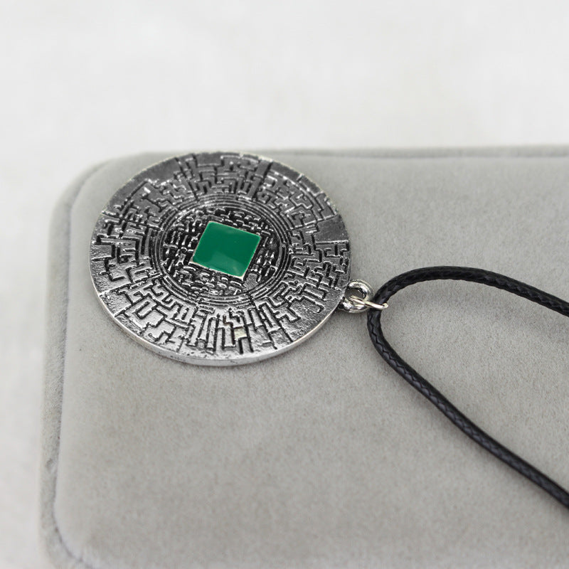 The Maze Runner – Maze Keychain | Metallic Labyrinth Emblem