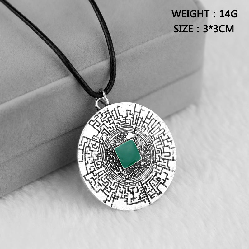 The Maze Runner – Maze Keychain | Metallic Labyrinth Emblem