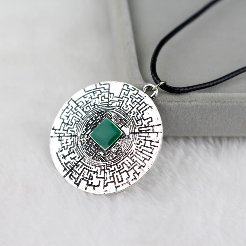 The Maze Runner – Maze Keychain | Metallic Labyrinth Emblem